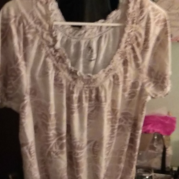 Short sleeved top - Picture 2 of 4